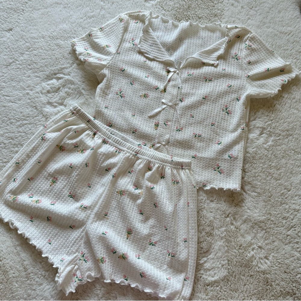 SHEIN White Floral Pajama Set